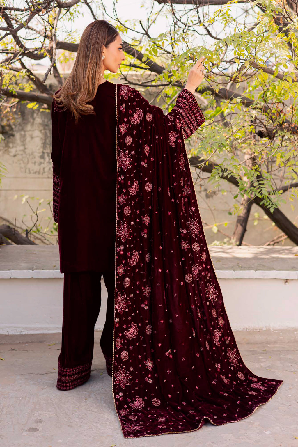 Maya Velvet By Nureh -MV 106 velvet Pakistani suit detail view M&M Couture USA