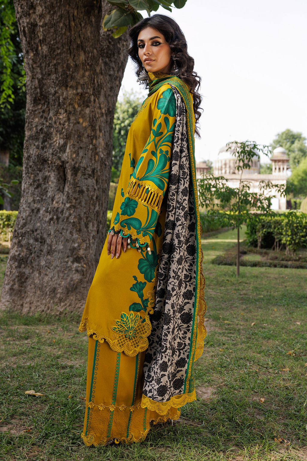 Linen "Combination" By Charizma linen Pakistani suit detail view M&M Couture USA