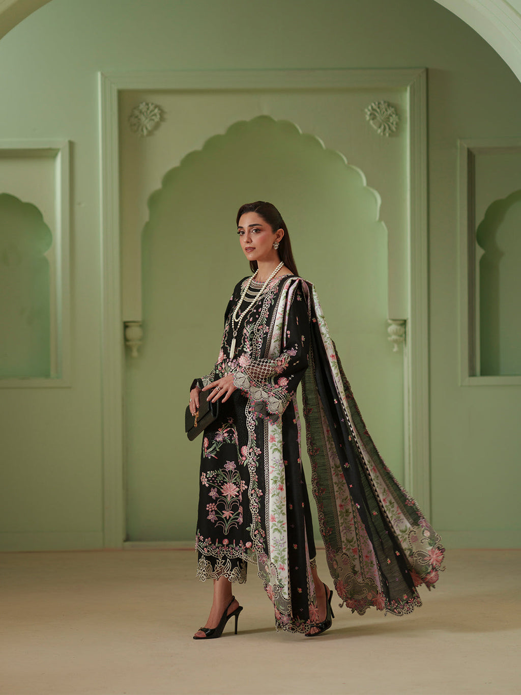 Bin Ilyas | Mashriq Luxury Lawn | 114