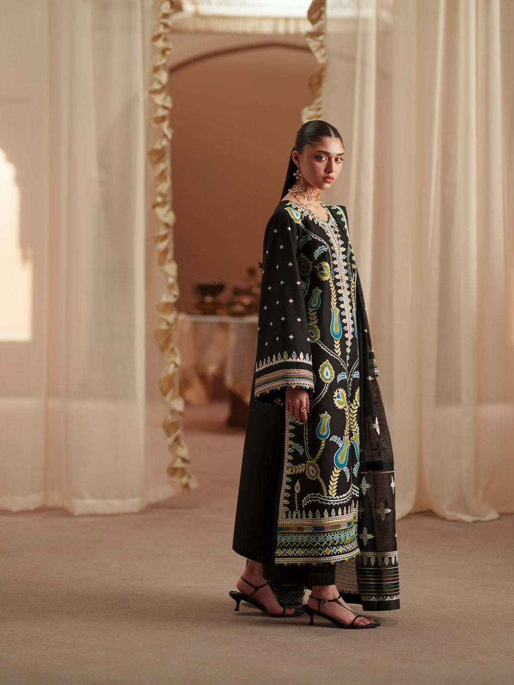 Bin Ilyas | Mashriq Luxury Lawn | 107