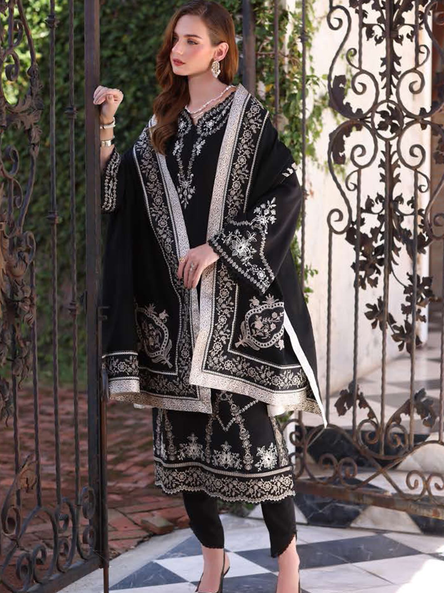 Noor Winter Pashmina by Saadia Asad Pakistani suit detail view M&M Couture USA