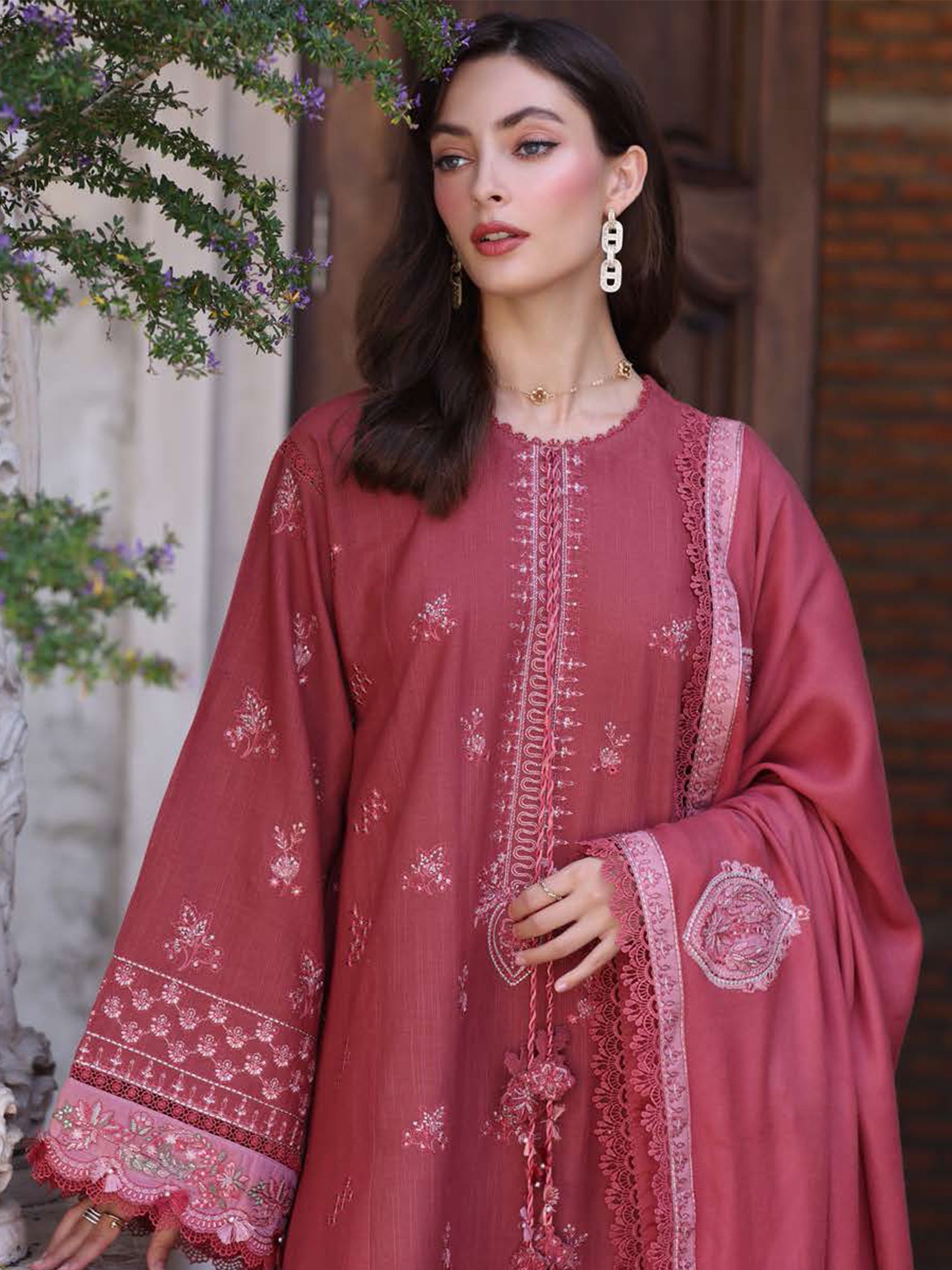 Noor Winter Pashmina by Saadia Asad Pakistani suit dupatta view M&M Couture USA