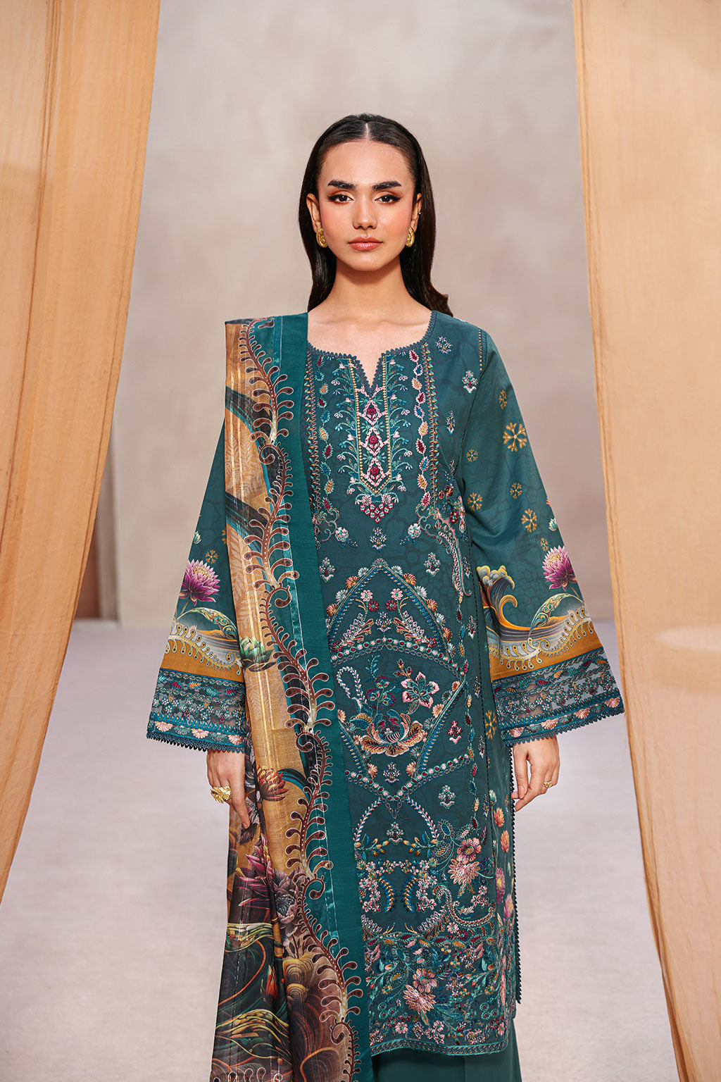 Mashaal Luxury Lawn by Ramsha lawn Pakistani suit detail view M&M Couture USA