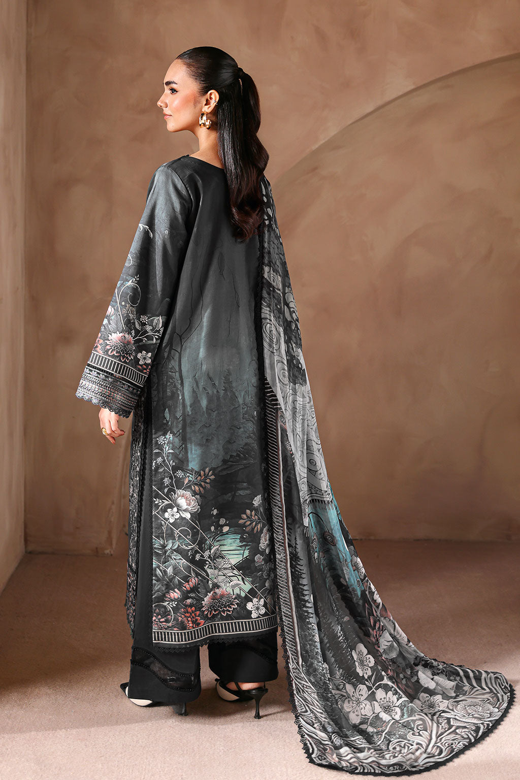 Mashaal Luxury Lawn by Ramsha lawn Pakistani suit detail view M&M Couture USA