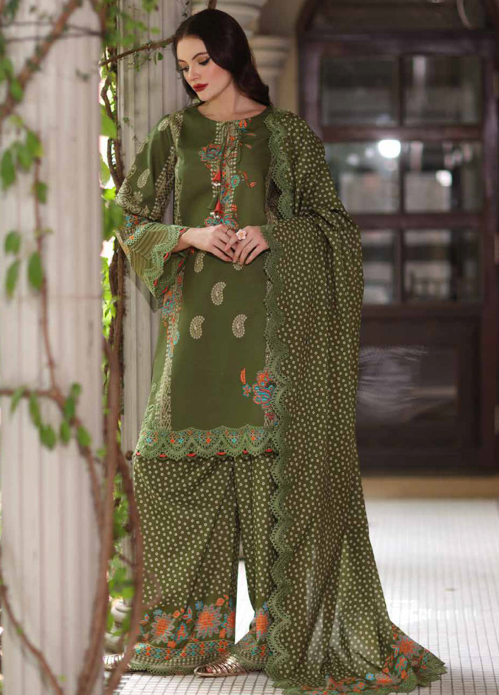 Aghaz e Nou By Charizma Pakistani suit detail view M&M Couture USA