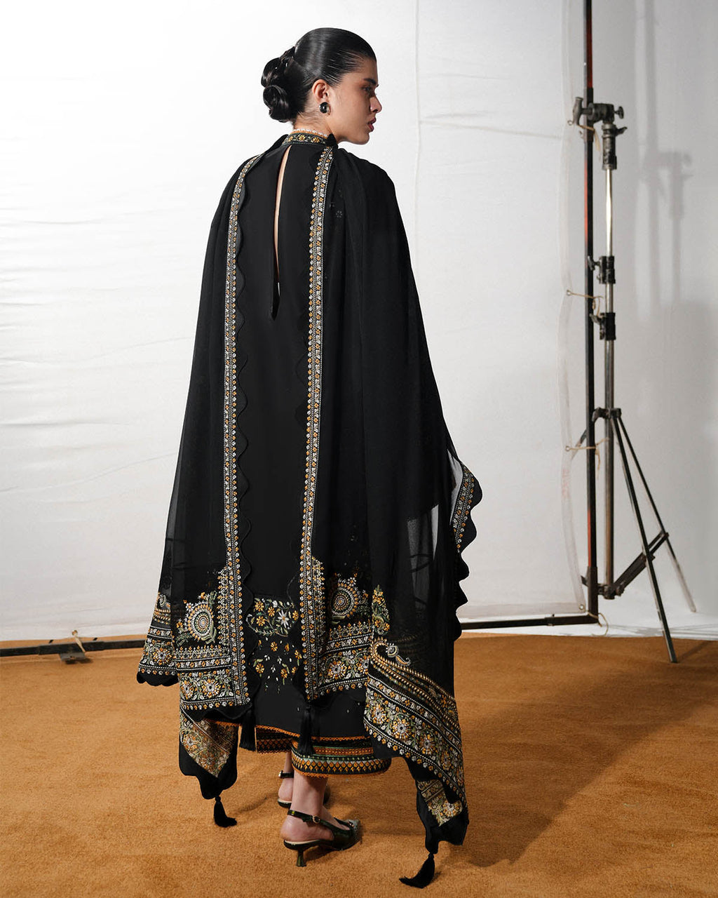 Rani | Jugnu By Hussain Rehar Pakistani suit dupatta view M&M Couture USA