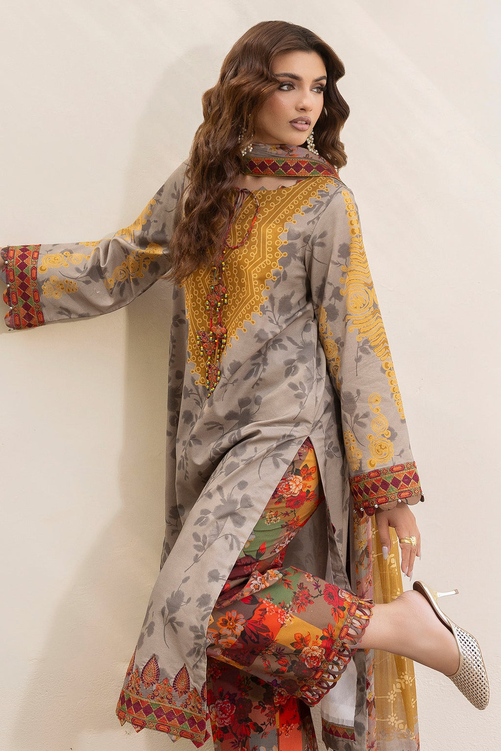 Charizma | Andaaz Lawn 26 | 104
