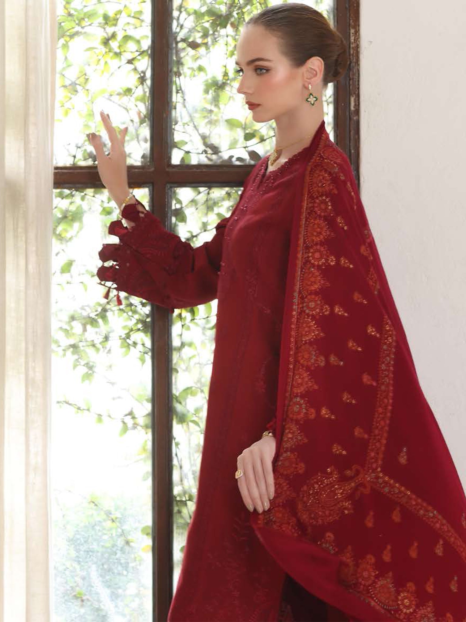 Noor Winter Pashmina by Saadia Asad Pakistani suit dupatta view M&M Couture USA