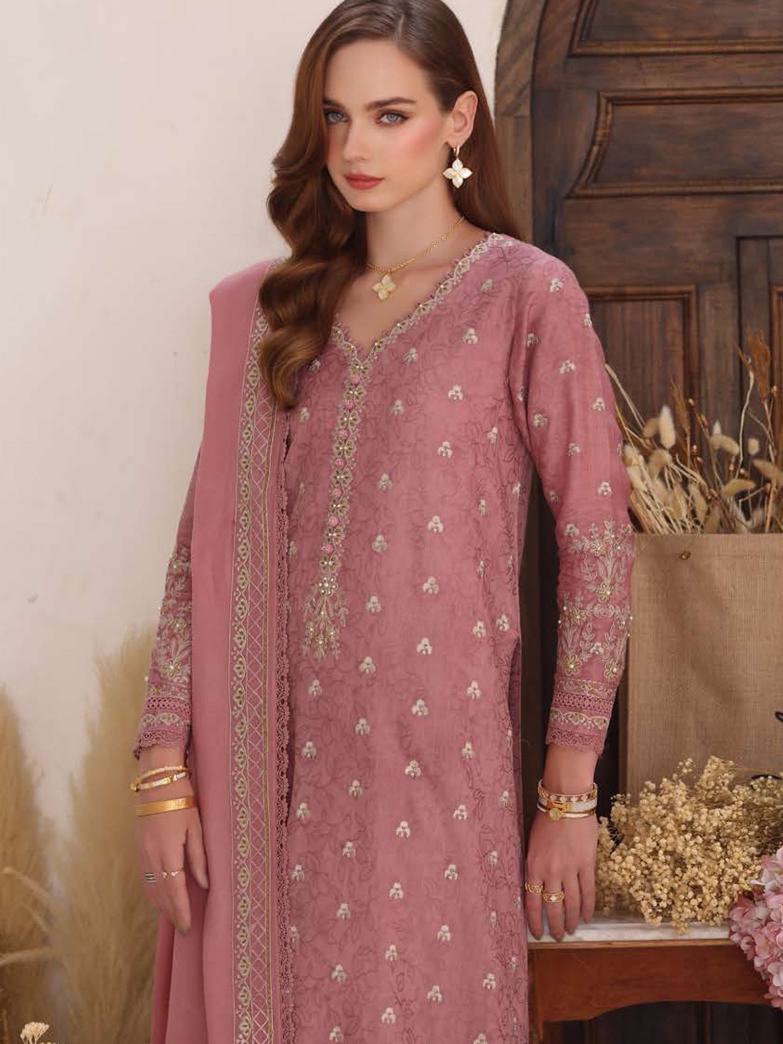Noor Winter Pashmina by Saadia Asad Pakistani suit dupatta view M&M Couture USA