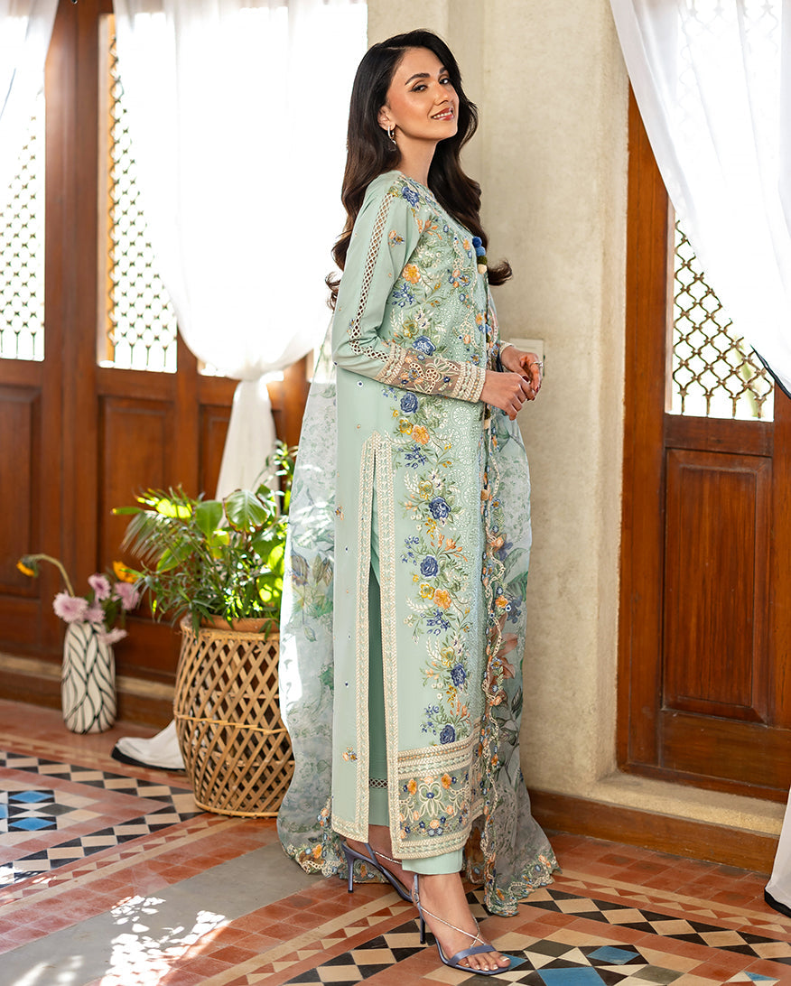 Elif | Astoria By Mushq Pakistani suit detail view M&M Couture USA