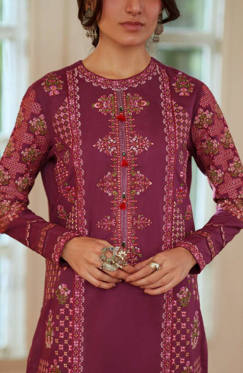 Sakoon | The Magenta By Casual Lite  | 102