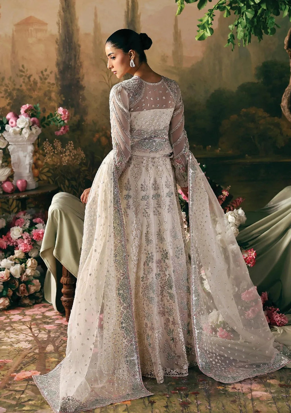 QUEEN – La Fuchsia Festive '26 by Afrozeh | 104