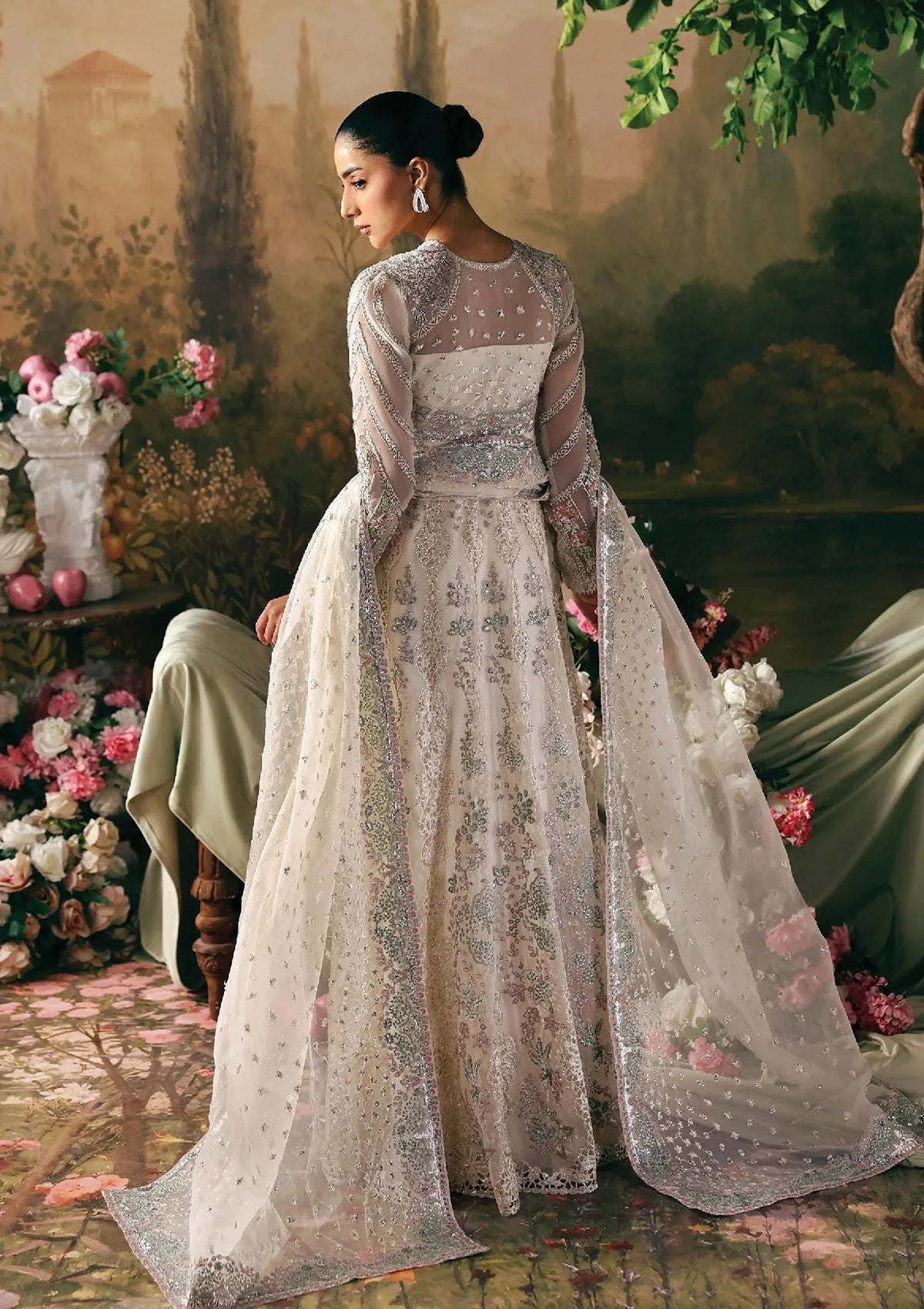 QUEEN – La Fuchsia Festive '26 by Afrozeh | 104